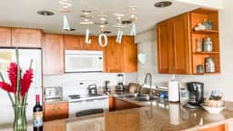One bd Ocean grd fl, AC, wifi, pool, hot tub D101 - Image 3